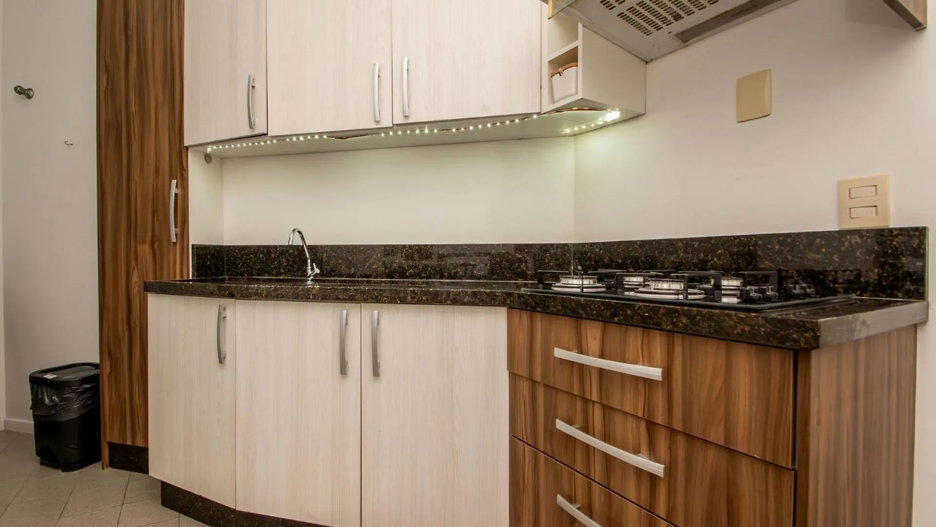 Apto No Centro De Balneario Camboriu Cr9789 0*,  Βραζιλία